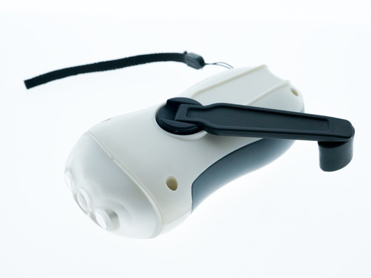 Solar Charged Bright Dynamo LED Latarka 2h Runtime RoHS Certification