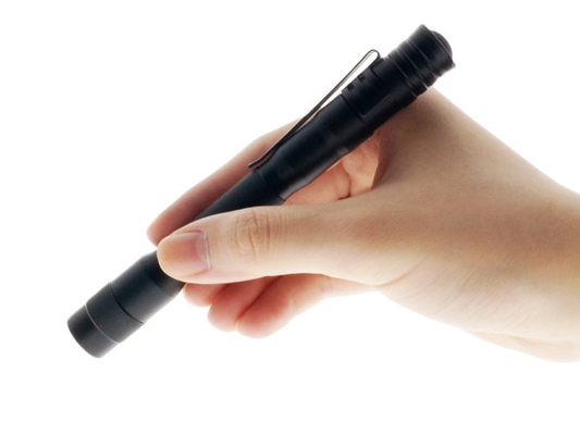 Wytrzymała latarka Mini Pen, najjaśniejsza długopisowa latarka 130 lumenów