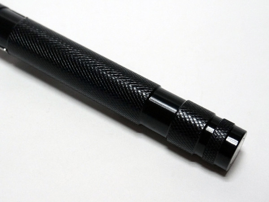 Wysuwany magnetyzm Latarka LED Pen 22m Szerokość wiązki Dostosowywany kolor